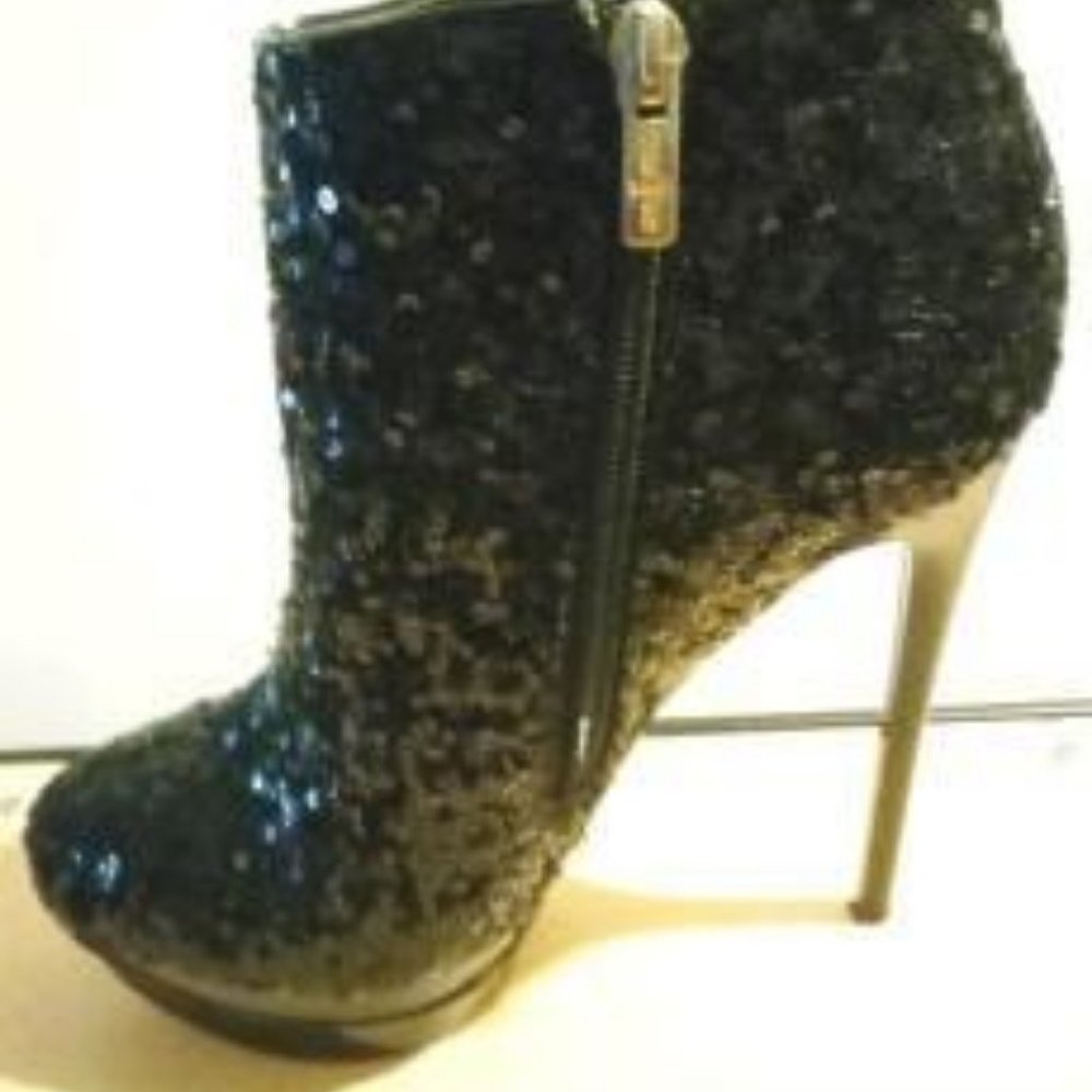 Shoes - Picture 3 of 6